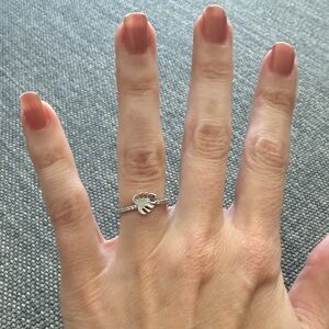 Chic, Simple Silver leaf Motif Ring